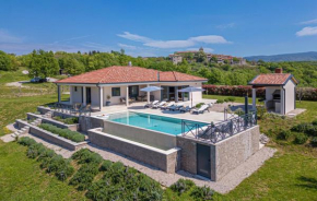 NEW Villa Green Forest with wellness and outdoor salty pool